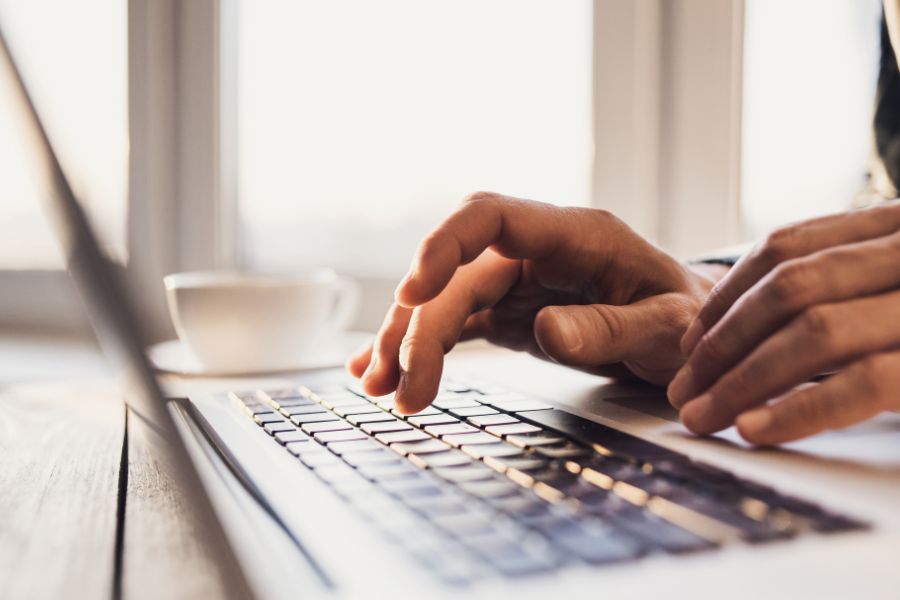 Que es el Answer Engine Optimization AEO