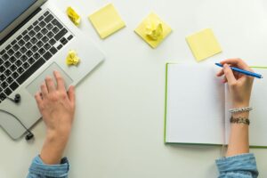 Usar IA para generar contenidos sin perder la autenticidad